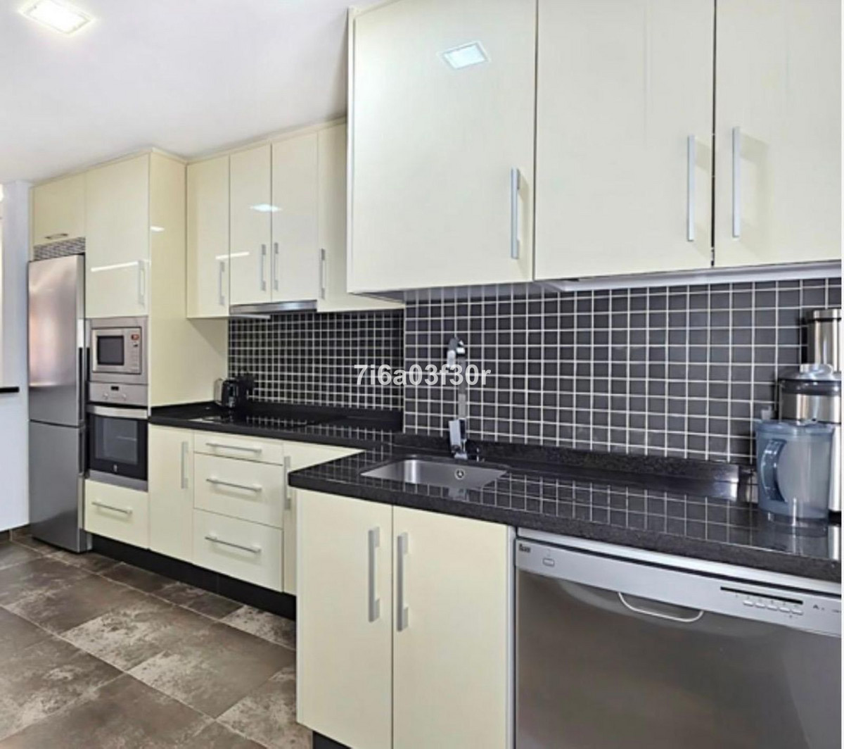 2 Bedroom Apartment in Estepona - Foto 9
