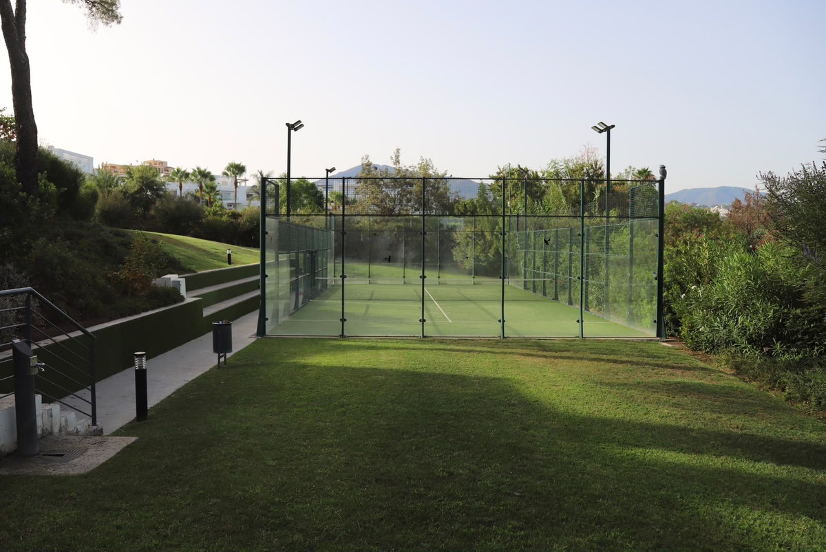 3 Bedroom Apartment in Estepona - Photo 28