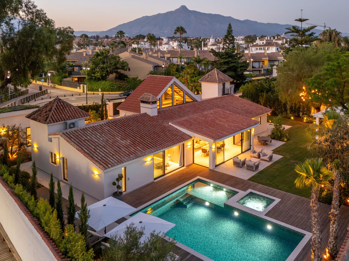5 Bedroom Villa in Marbella - Photo 61