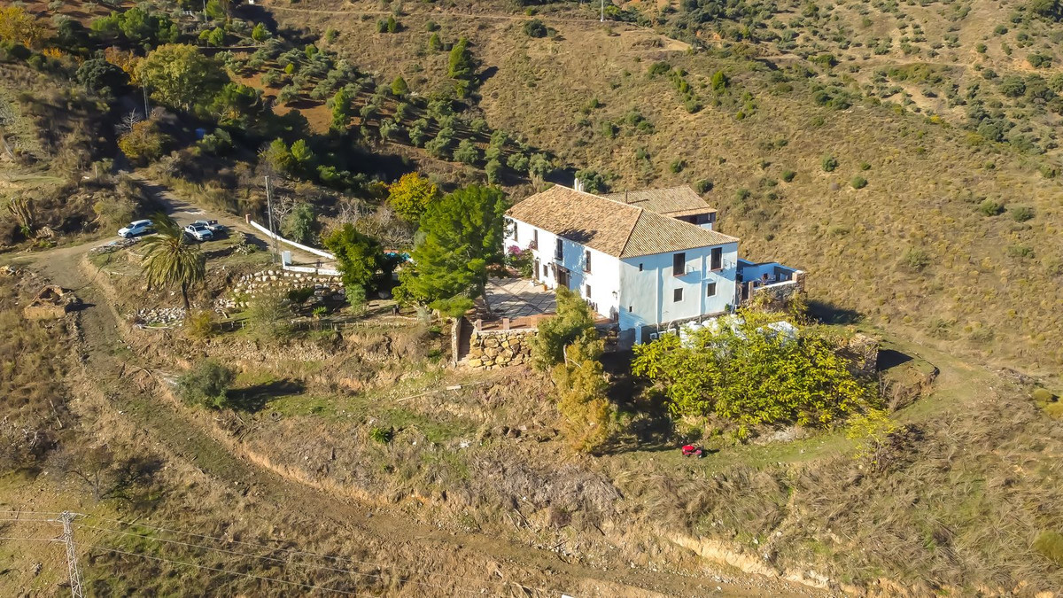 8 Bedroom Country house in Málaga - Photo 60