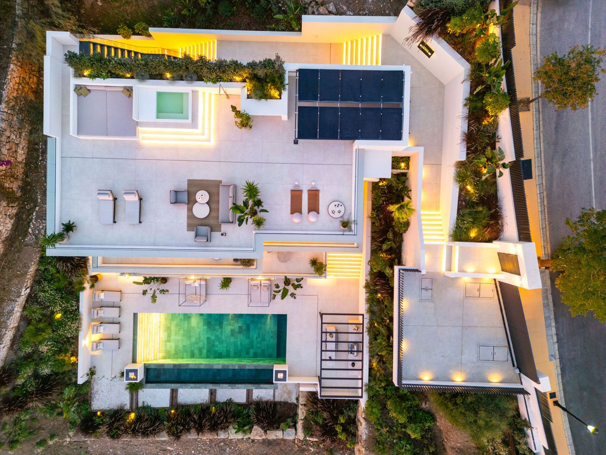 5 Bedroom Villa in Marbella - Photo 35
