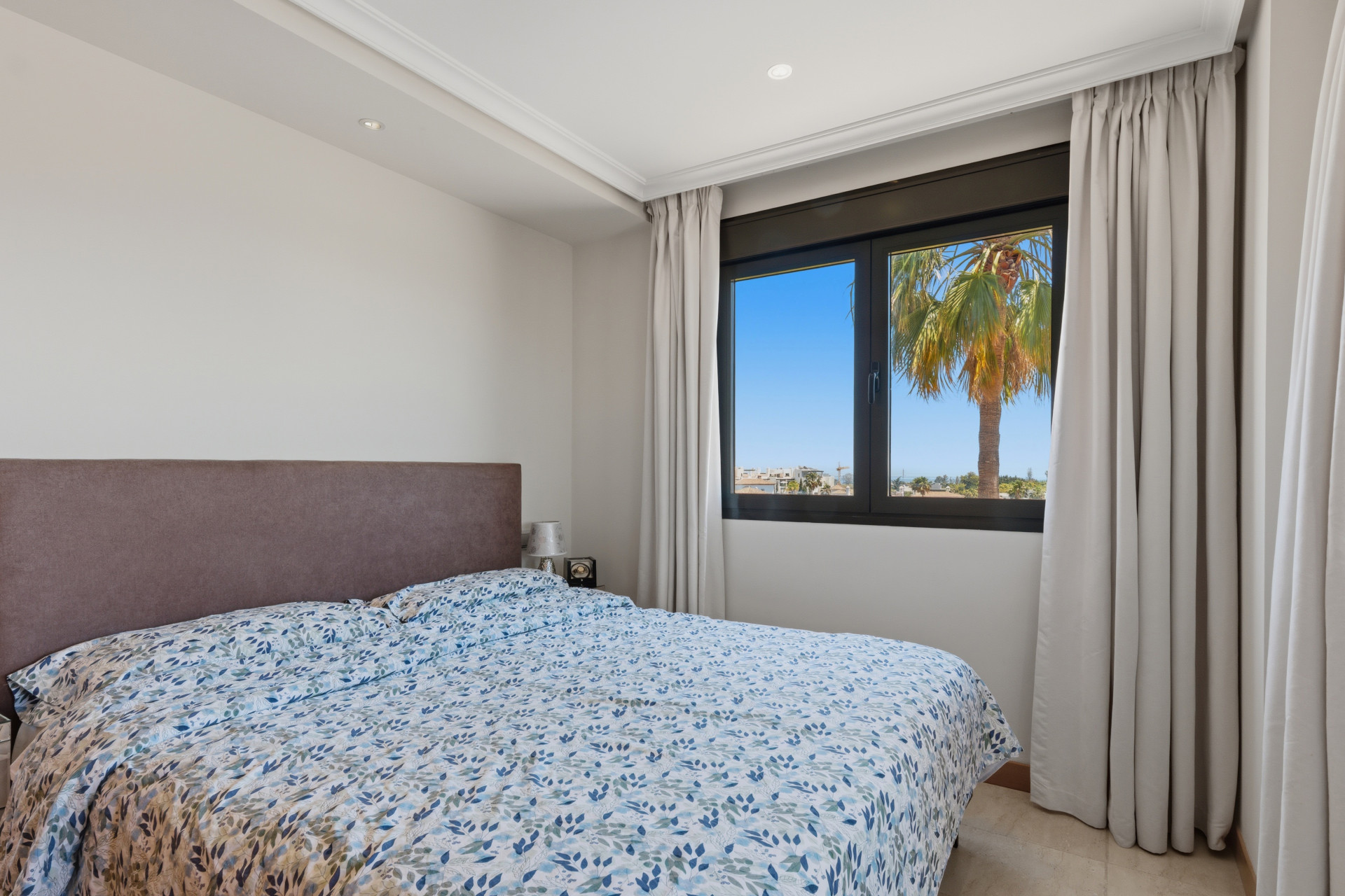 2 Bedroom Penthouse in Estepona - Foto 10