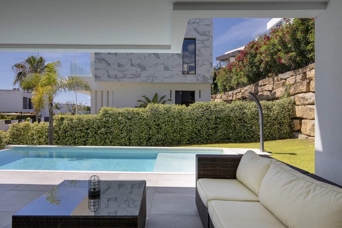 4 Bedroom Villa in Estepona - Photo 24