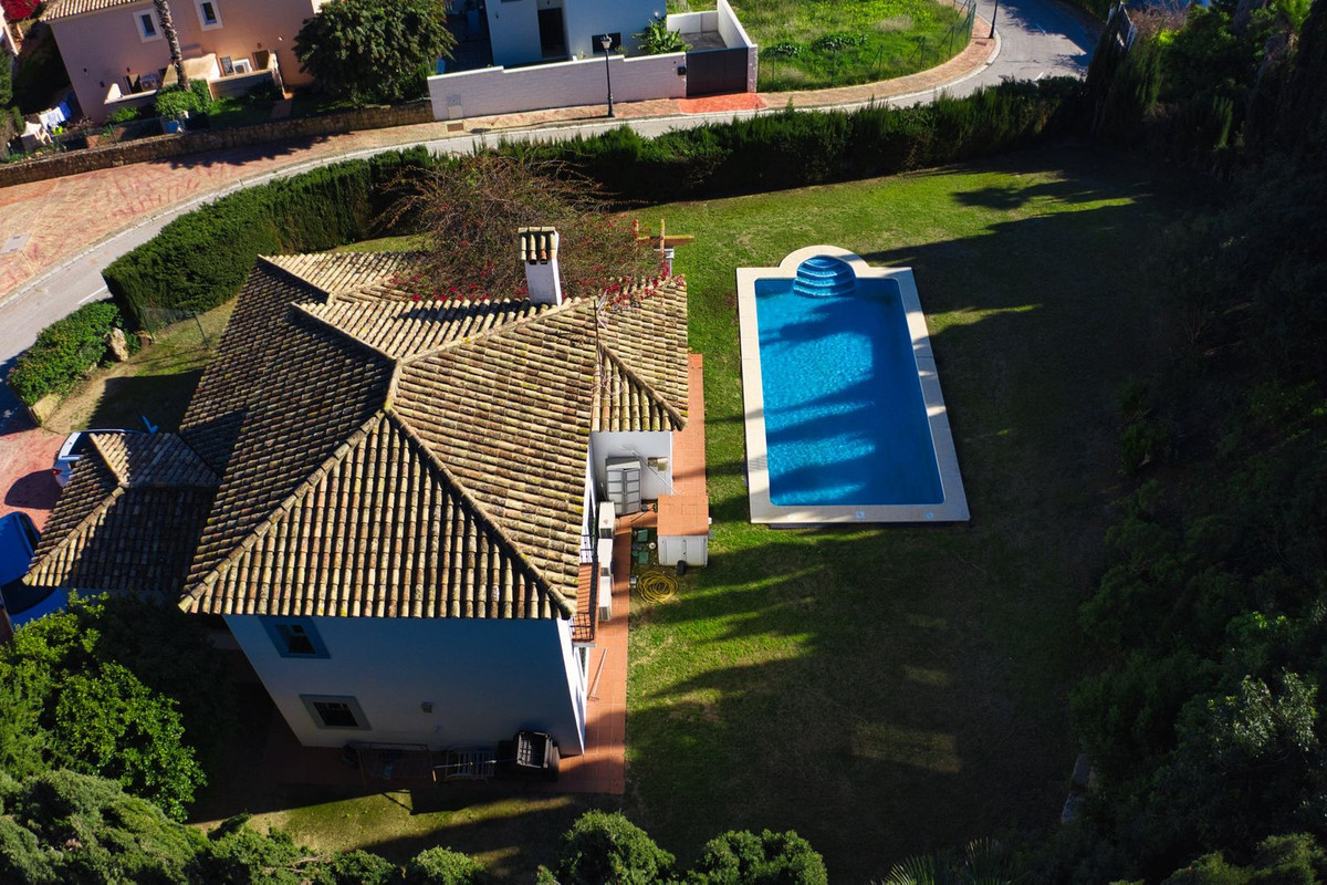 4 Bedroom Villa in La Alcaidesa - Photo 5