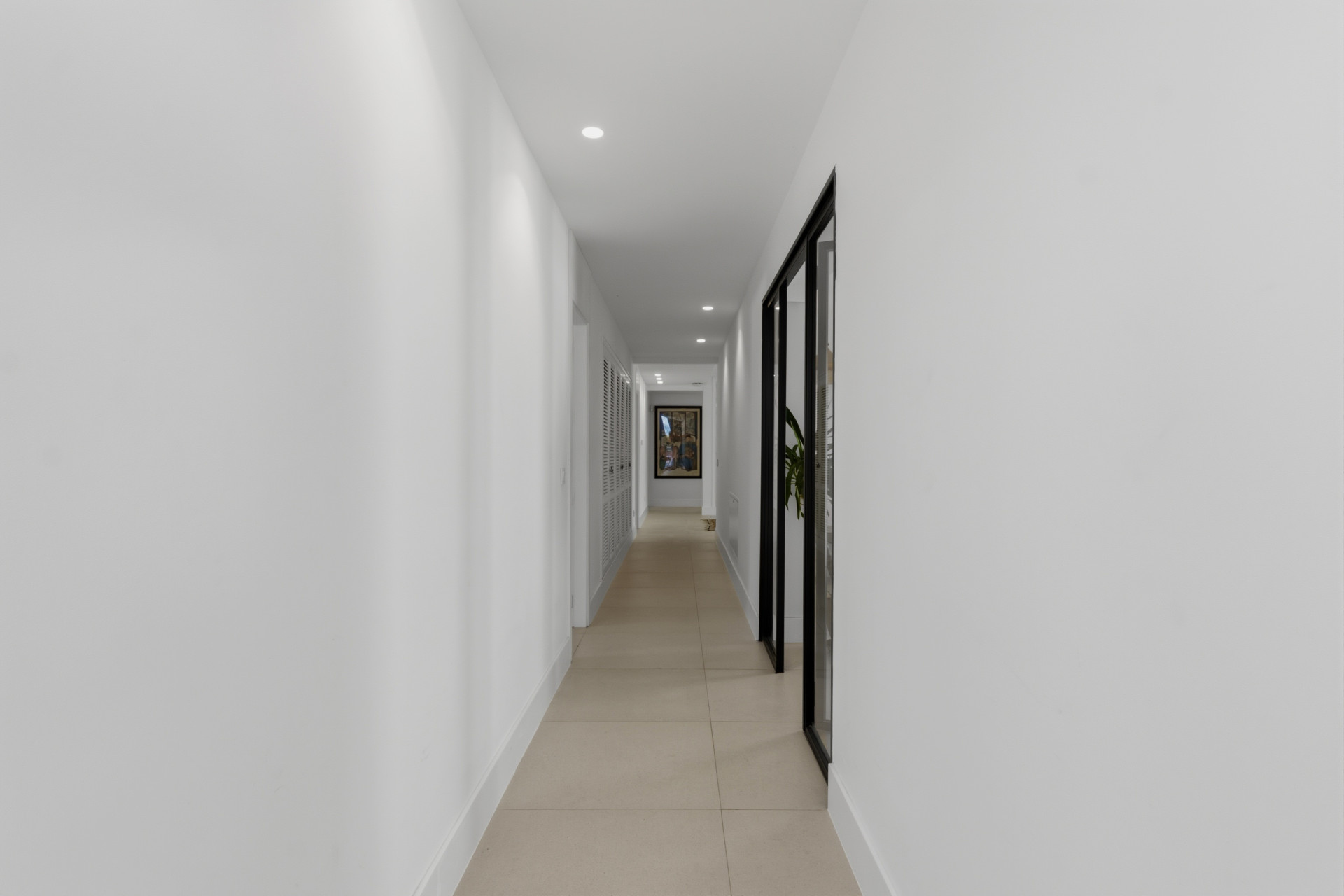 9 Bedroom Villa in Estepona - Photo 23