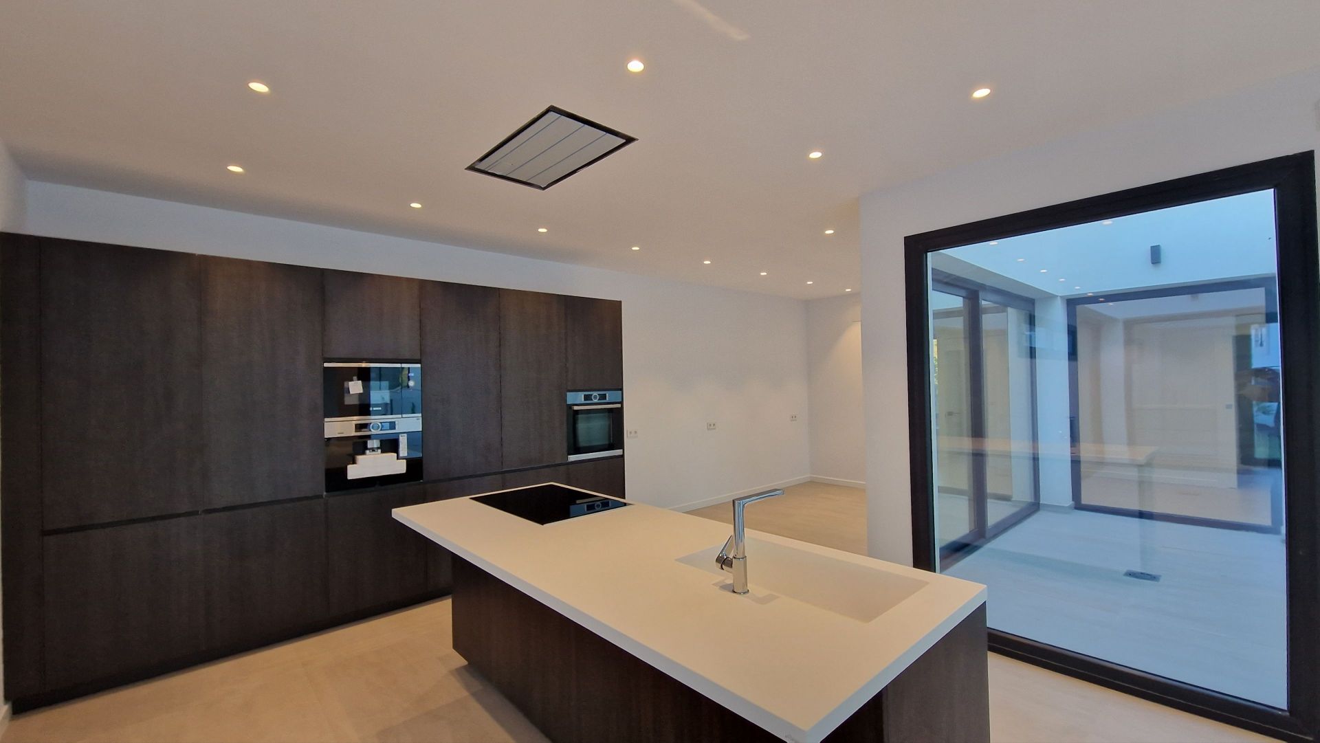 4 Bedroom Villa in Marbella - Photo 13