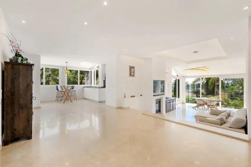 4 Bedroom Villa in Mijas - Photo 9
