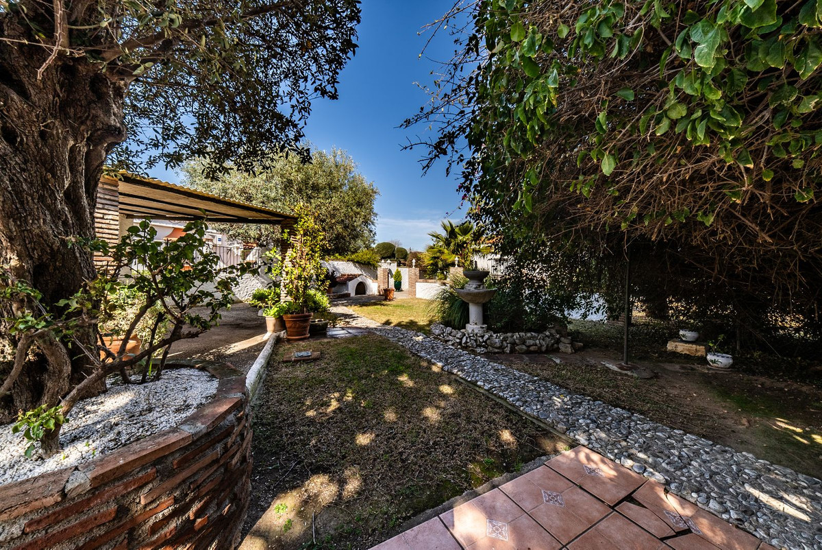 5 Bedroom Villa in Alhaurín de la Torre - Photo 68