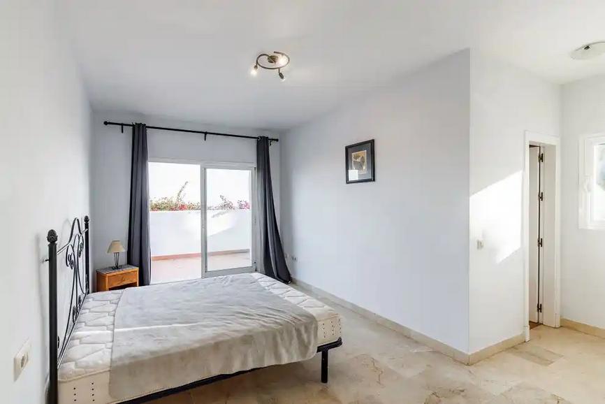 4 Bedroom Villa in La Alcaidesa - Photo 9