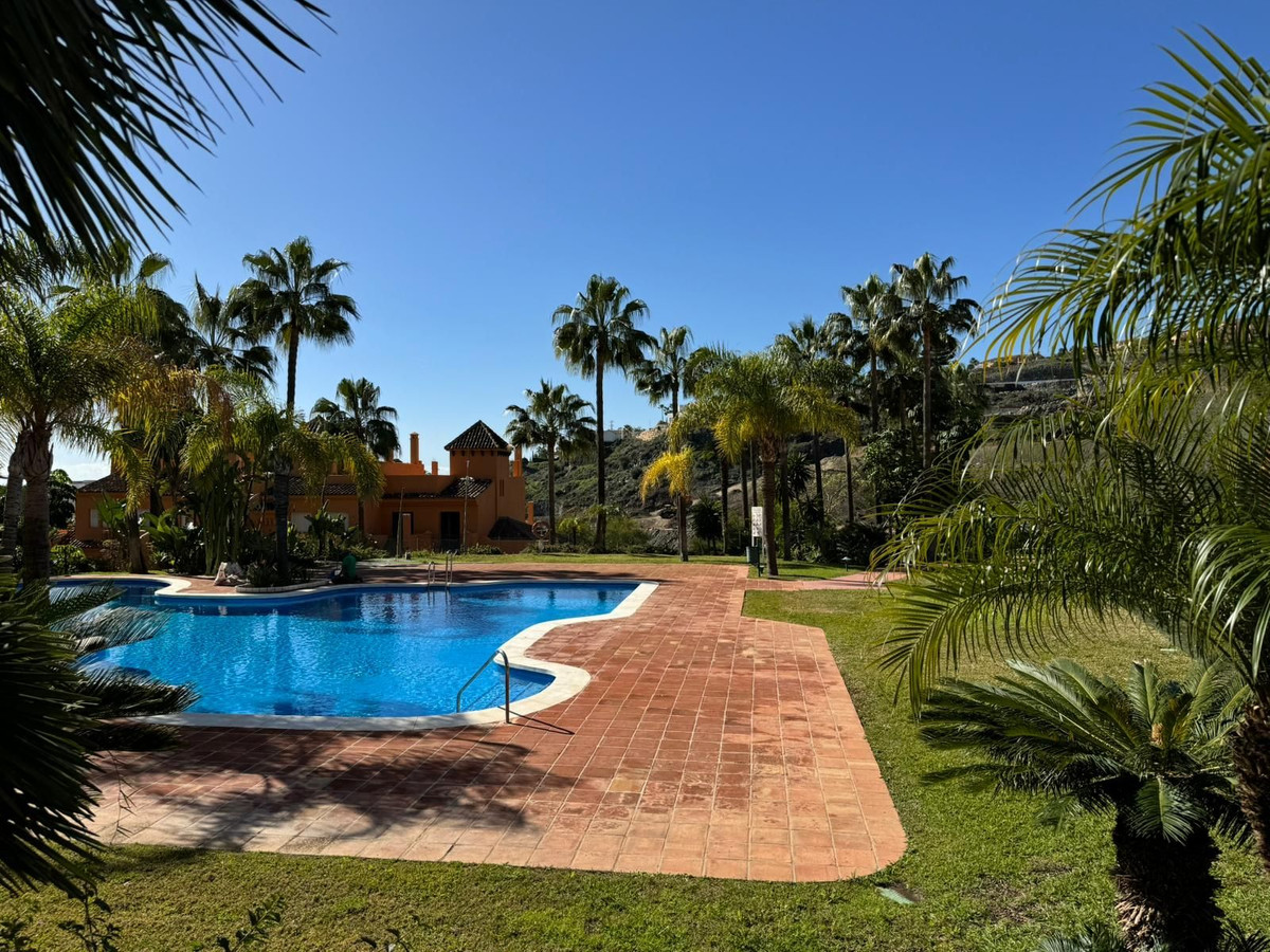 4 Bedroom Villa in Estepona - Photo 11
