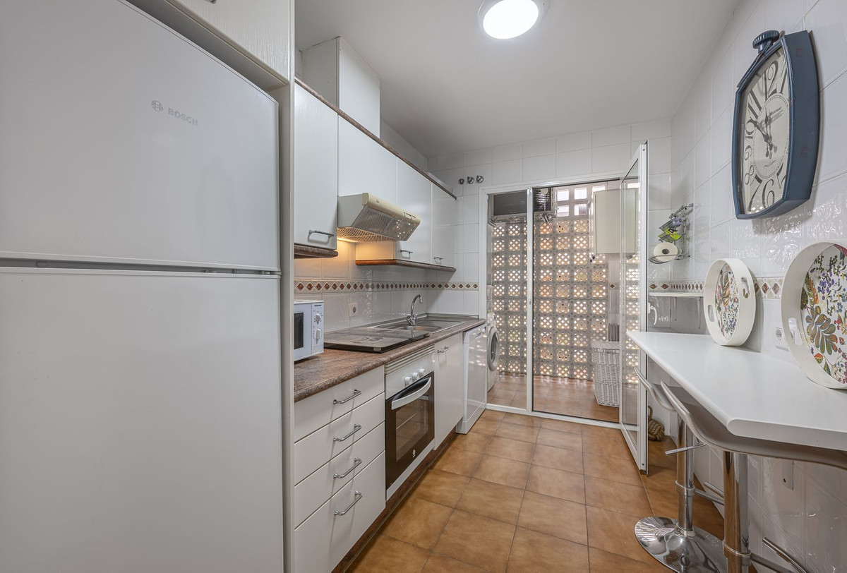 2 Bedroom Apartment in Marbella - Photo 19