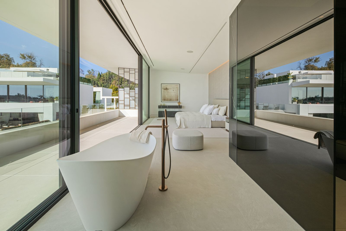 3 Bedroom Villa in Marbella - Фото 26