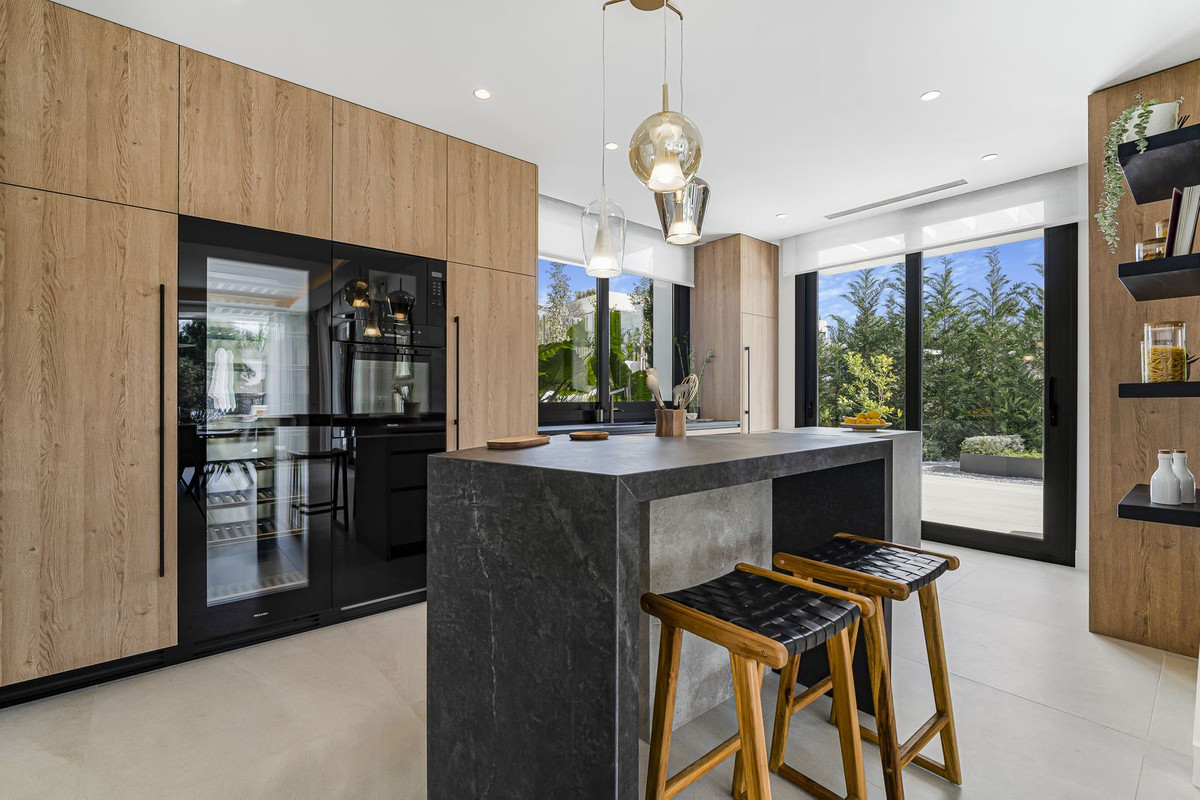 6 Bedroom Villa in Marbella - Photo 44