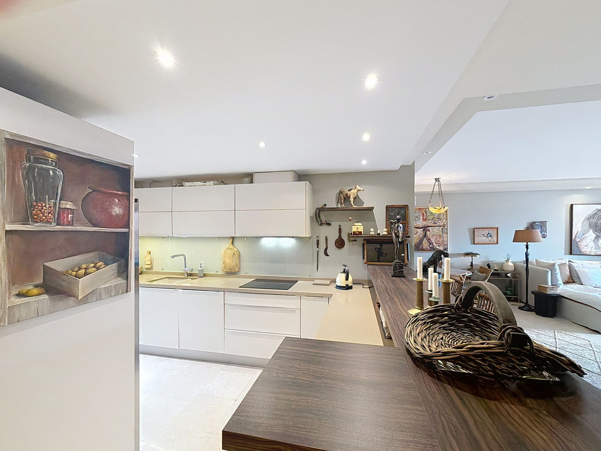 3 Bedroom Penthouse in Estepona - Фото 7