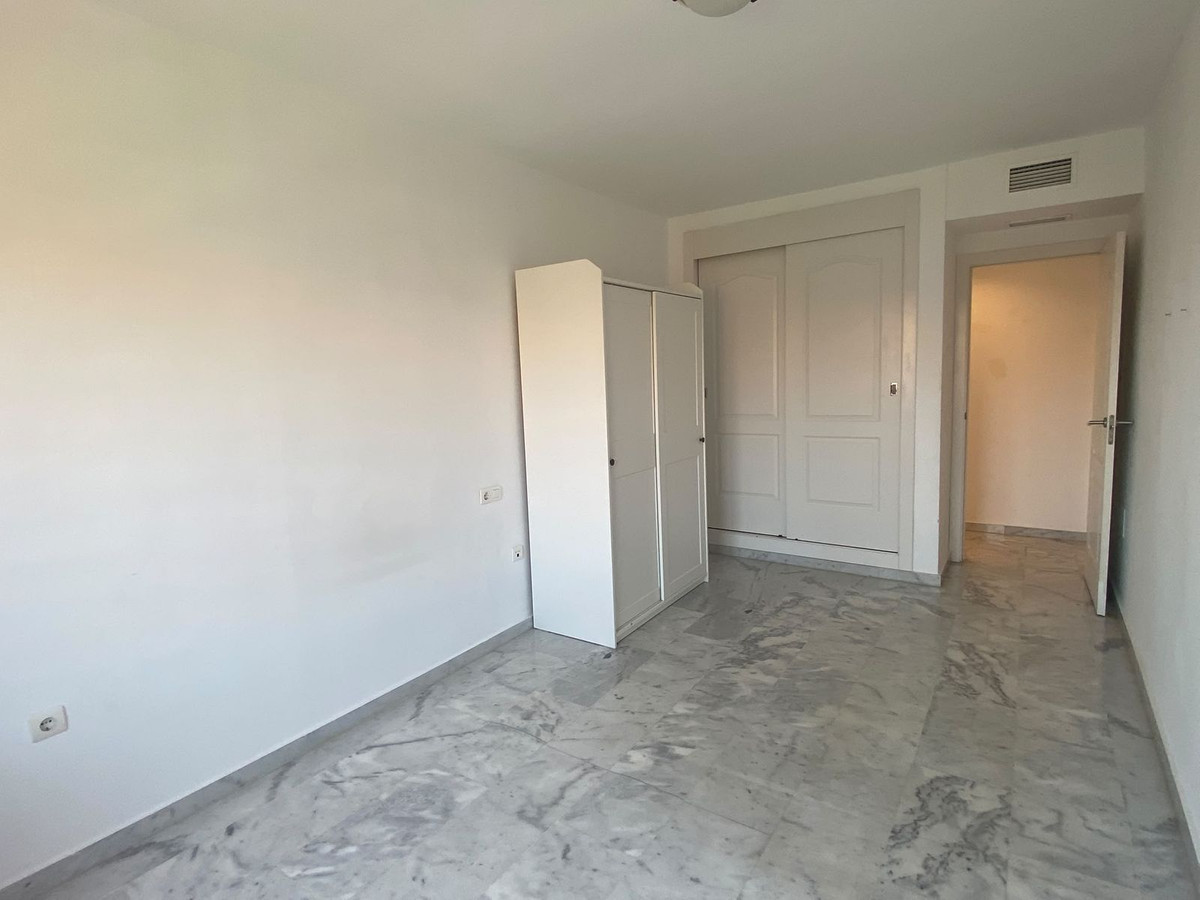 2 Bedroom Apartment in Marbella - Photo 27