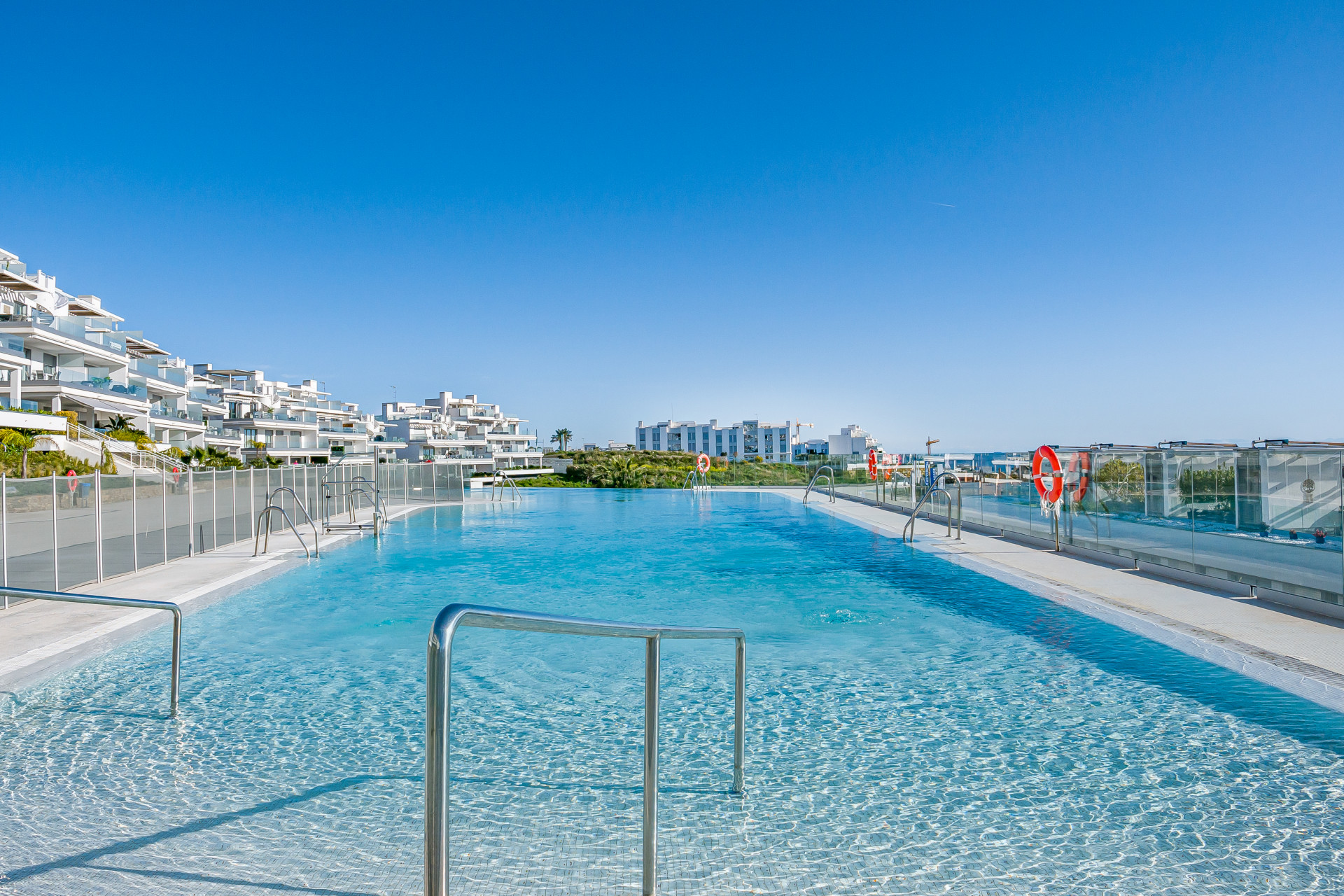3 Bedroom Apartment in Estepona - Photo 36