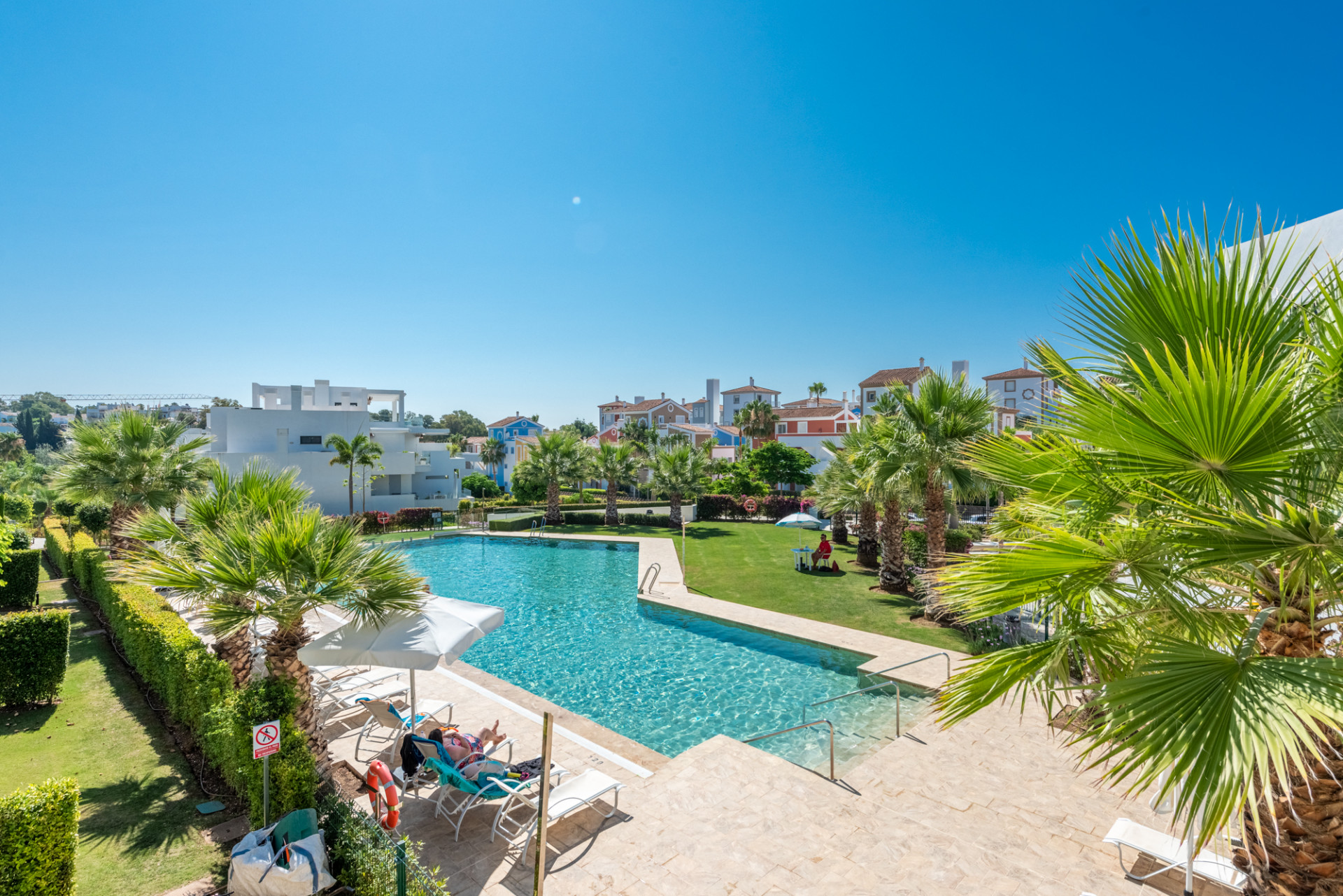 2 Bedroom Apartment in Estepona - Photo 15