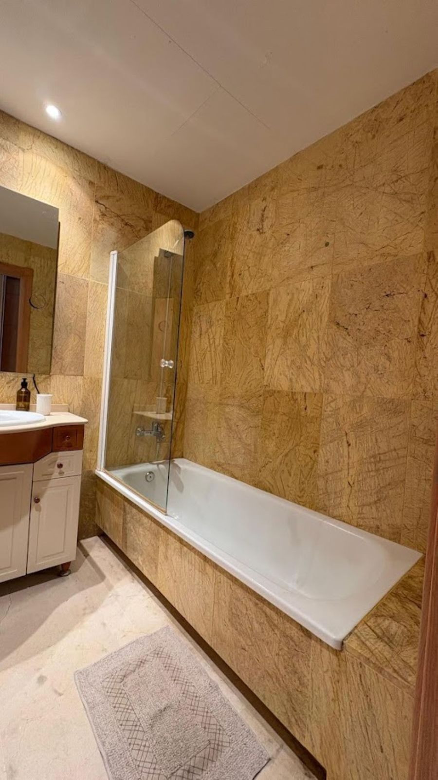 2 Bedroom Apartment in Benalmádena - Photo 17