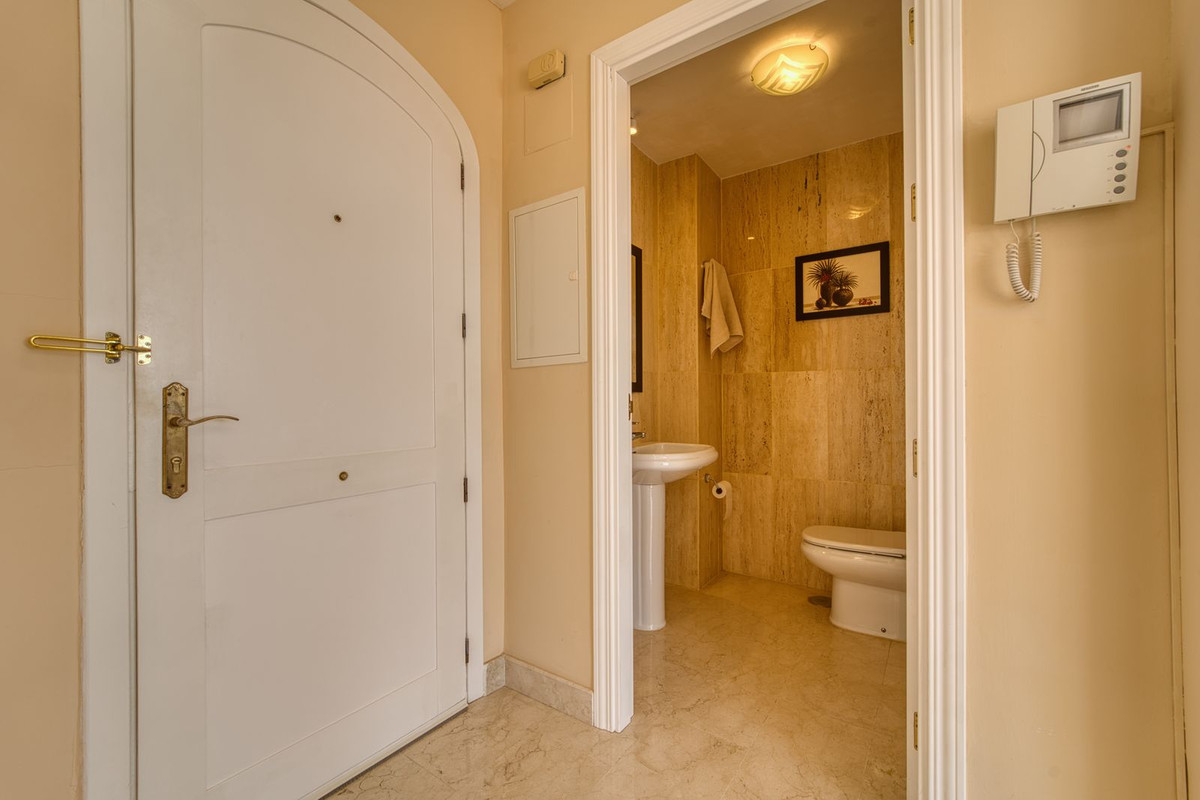 Piso de 3 dormitorios con piscina en Málaga – Foto 19