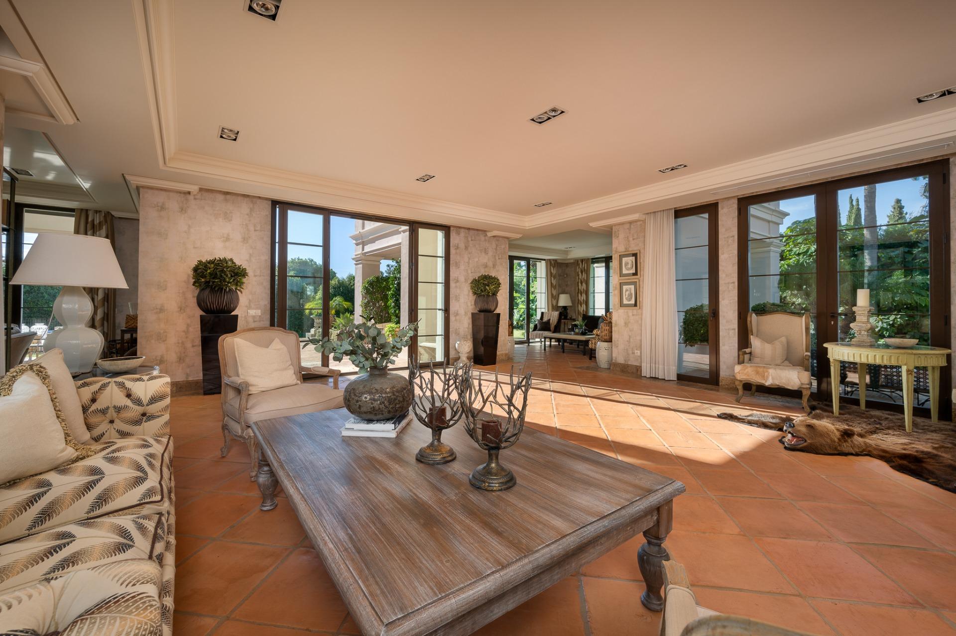 8 Bedroom Villa in San Pedro de Alcántara - Photo 22