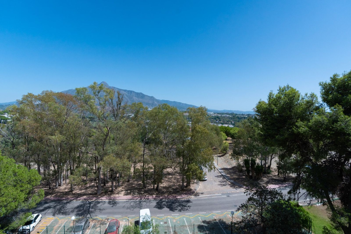 2 Bedroom Apartment in Marbella - Photo 17