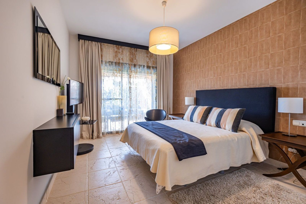 2 Bedroom Apartment in Benahavís - Фото 13