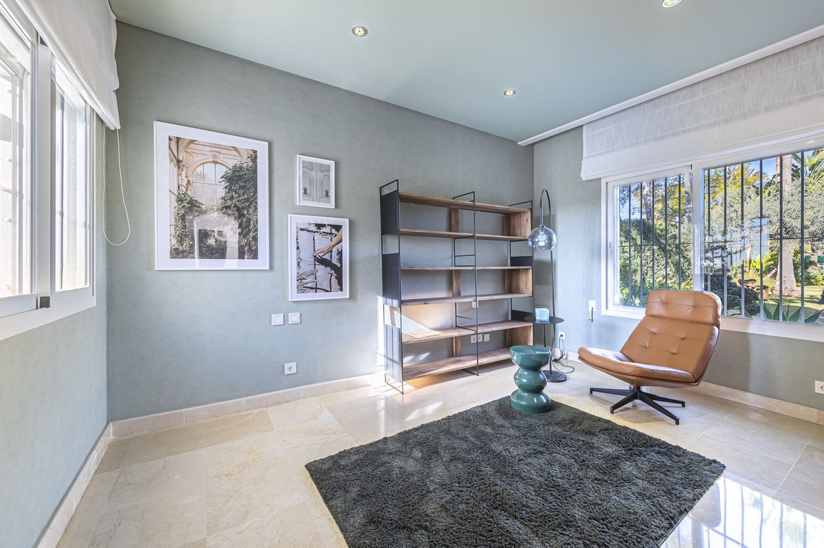 7 Bedroom Villa in Marbella - Photo 14
