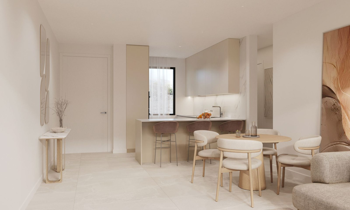 2 Bedroom Apartment in Estepona - Photo 10