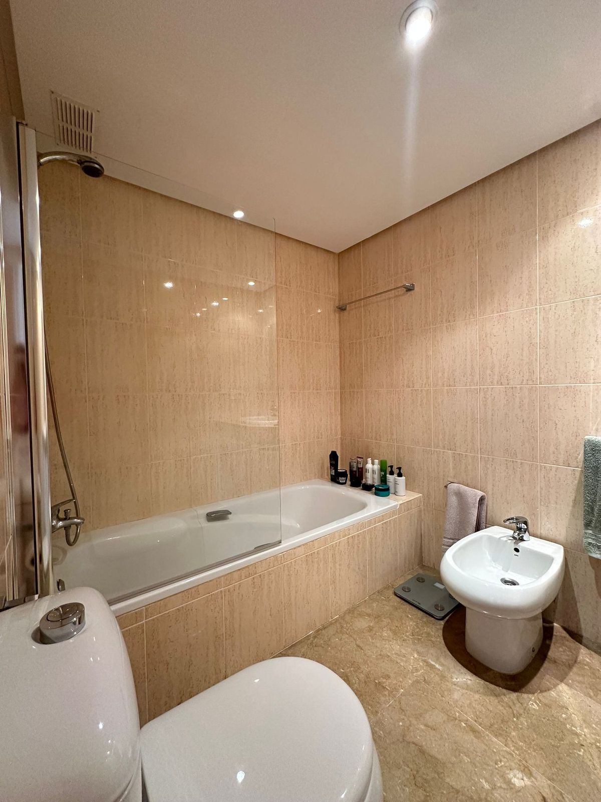 3 Bedroom Apartment in Marbella - Photo 35