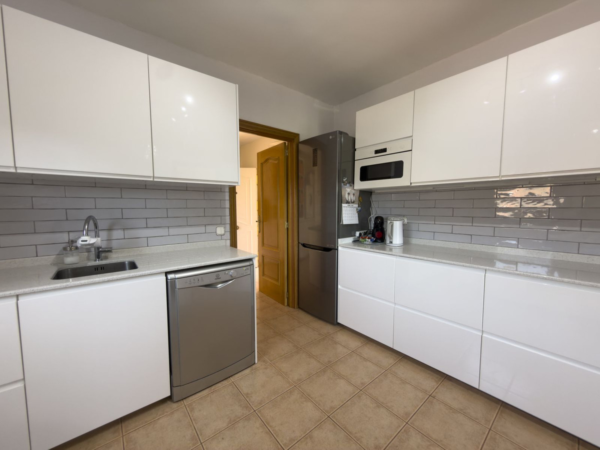 5 Bedroom Villa in Coín - Photo 19