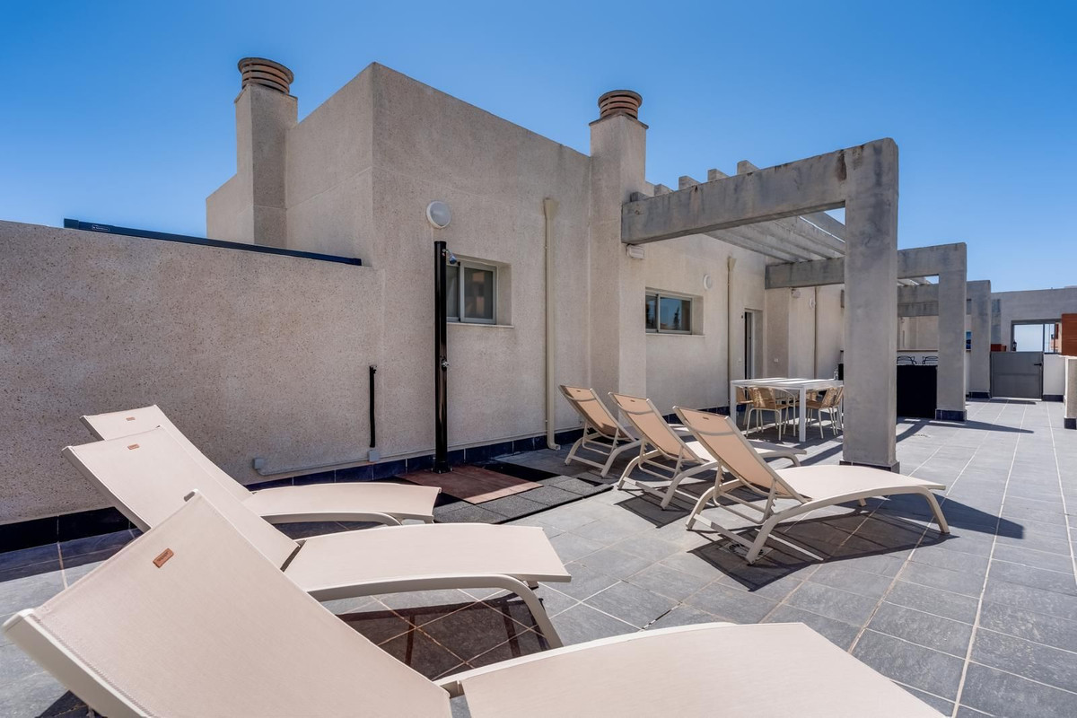 2 Bedroom Penthouse in Mijas - Photo 10
