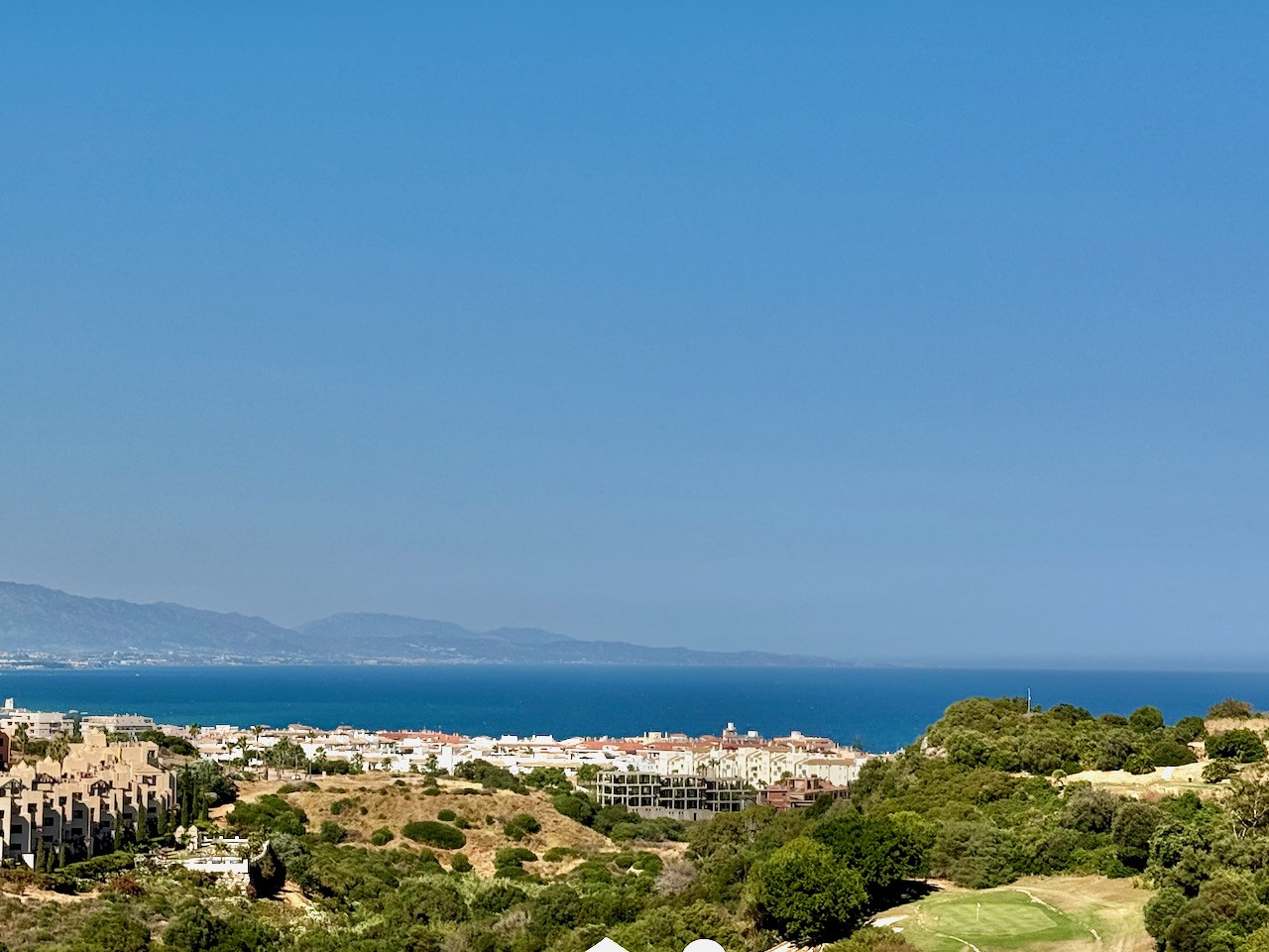 2 Bedroom Penthouse in La Duquesa - Photo 3
