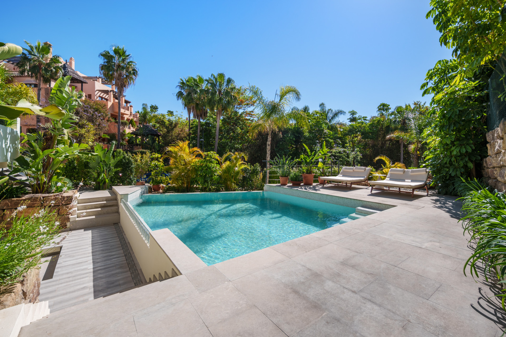 4 Bedroom Villa in Estepona - Photo 16