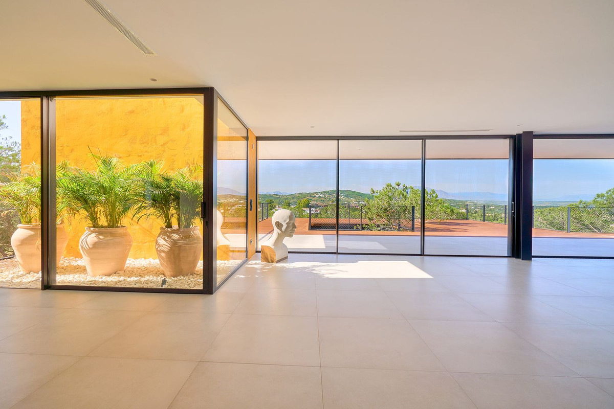 5 Bedroom Villa in Sotogrande - Photo 14