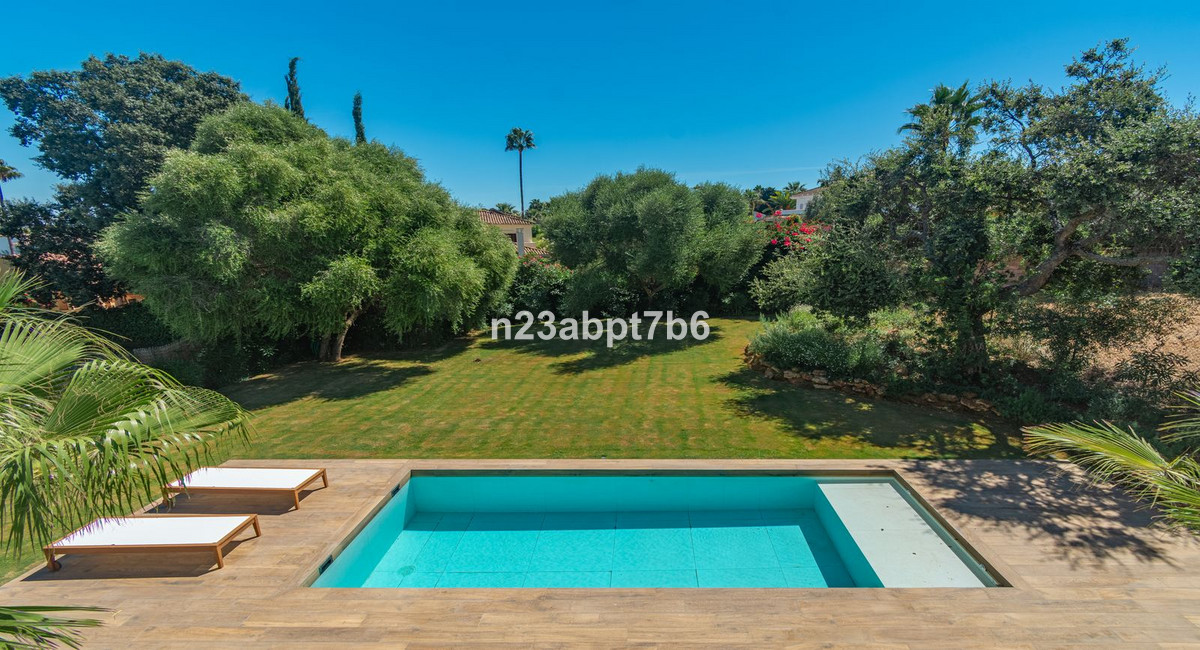 5 Bedroom Villa in Sotogrande - Photo 8
