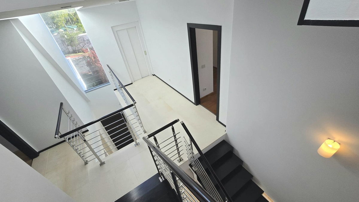 5 Bedroom Villa in Marbella - Photo 14