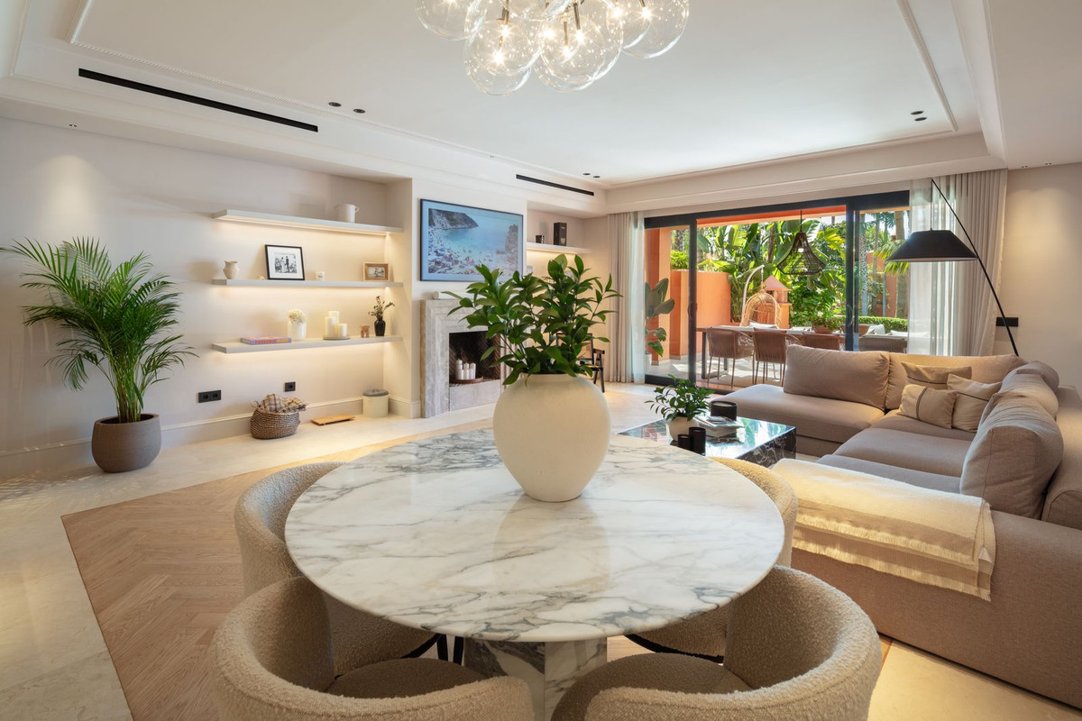4 Bedroom Townhouse in Marbella - Photo 7