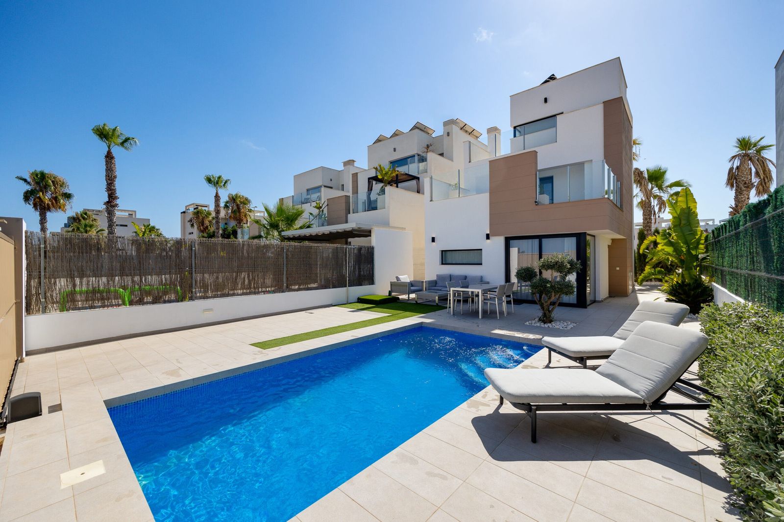 Villa con 3 camere con piscina a Alicante, Spagna – Foto 1