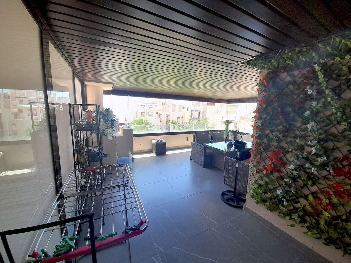 2 Bedroom Apartment in Estepona - Photo 26