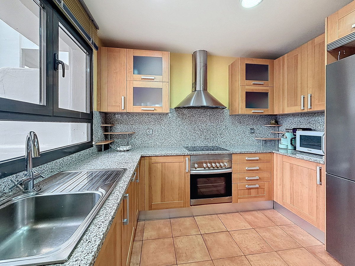 3 Bedroom Apartment in Estepona - Foto 18