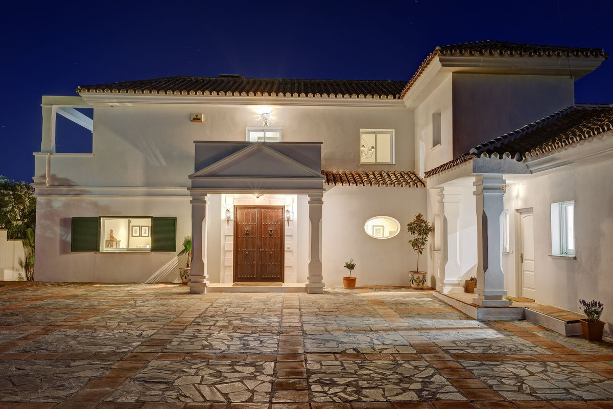 6 Bedroom Villa in Mijas - Photo 9