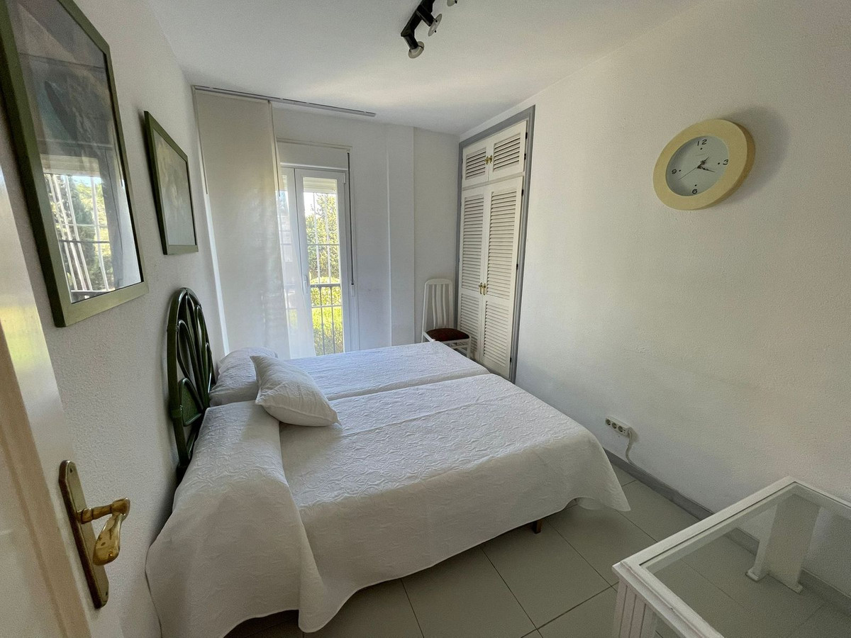 5 Bedroom Apartment in Marbella - Photo 6