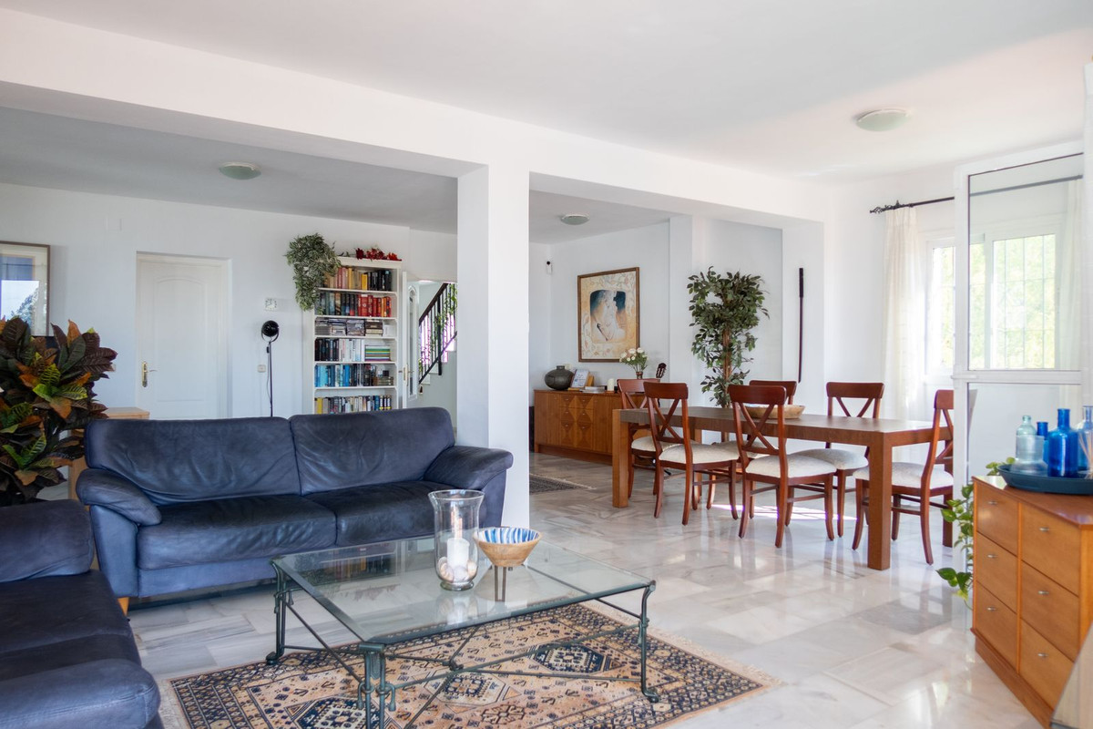 3 Bedroom Villa in Estepona - Photo 7