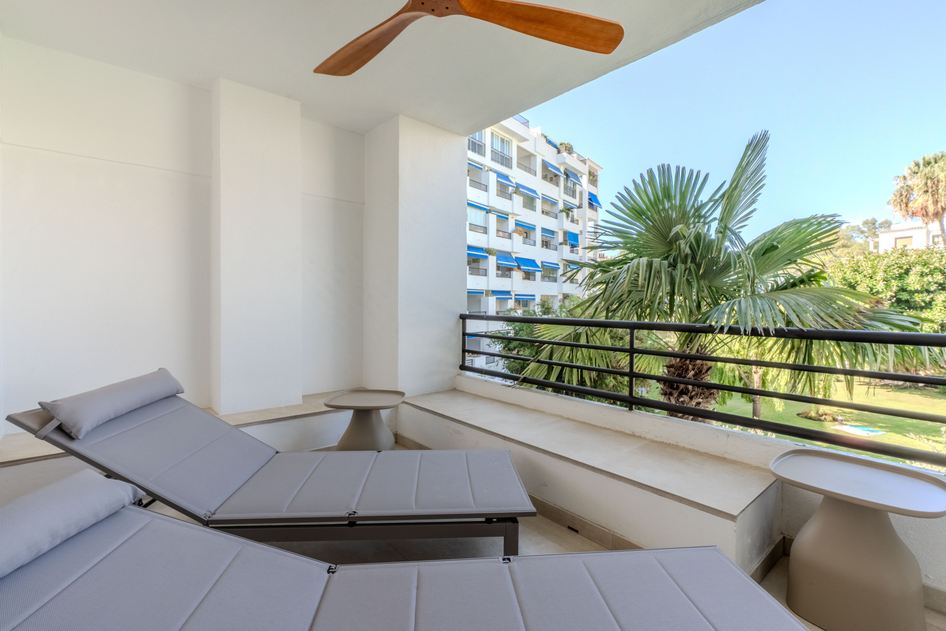 2 Bedroom Apartment in Marbella - Photo 24