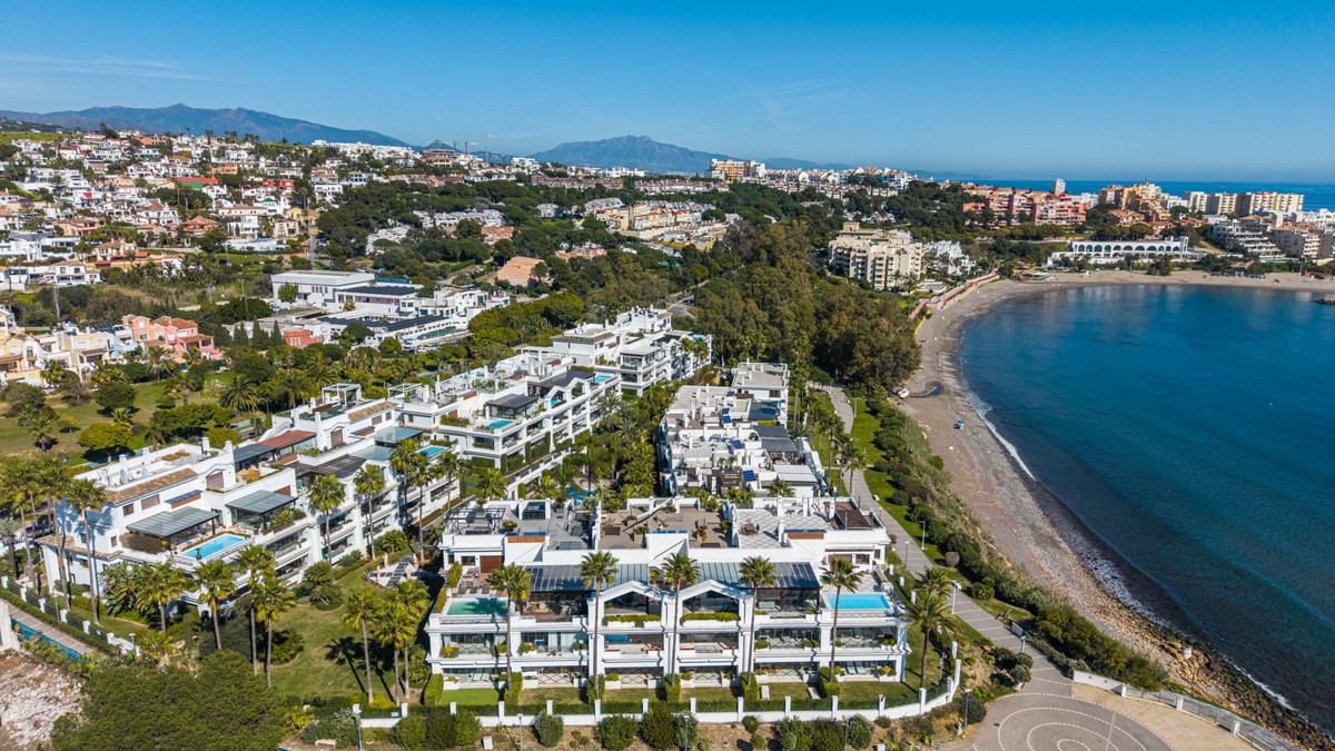 3 Bedroom Apartment in Estepona