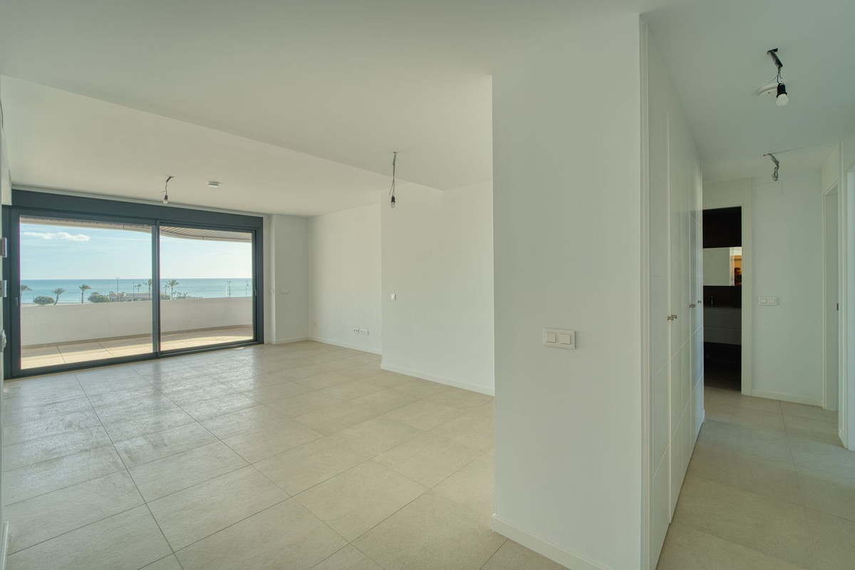 3 Bedroom Apartment in Torremolinos - Photo 22