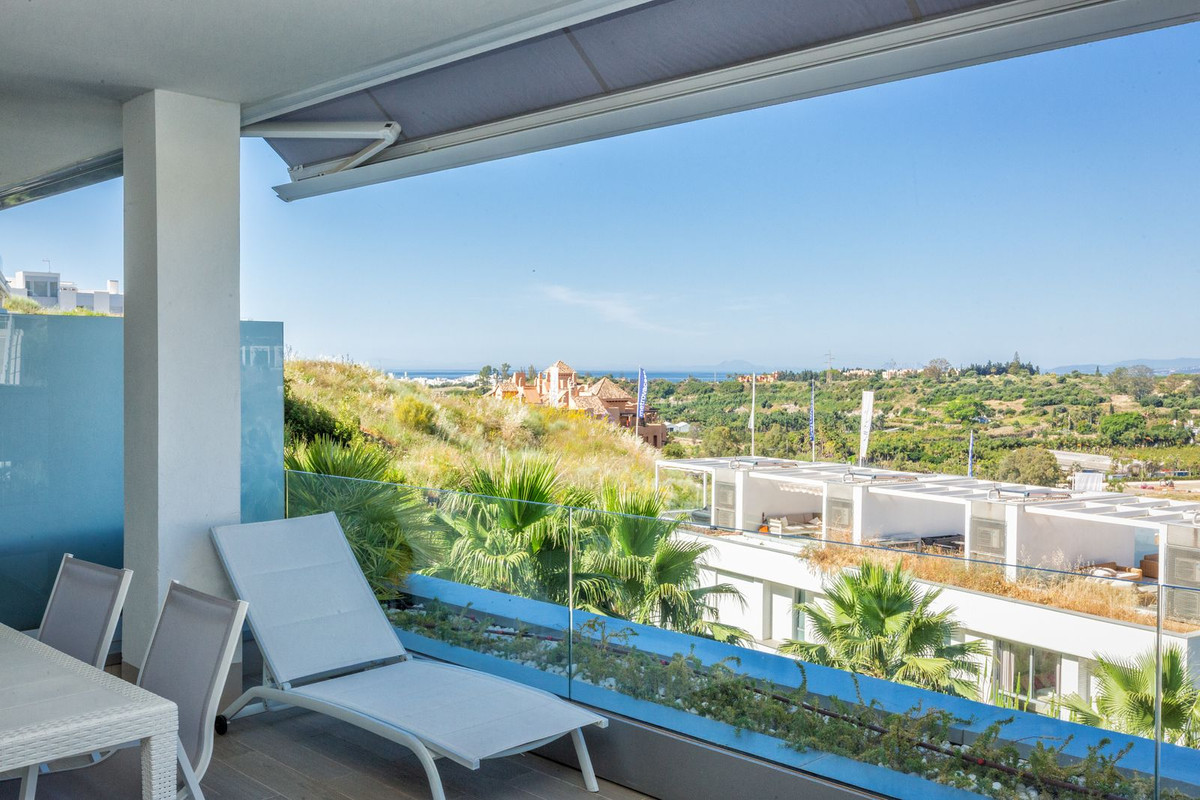 2 Bedroom Apartment in Estepona - Photo 11
