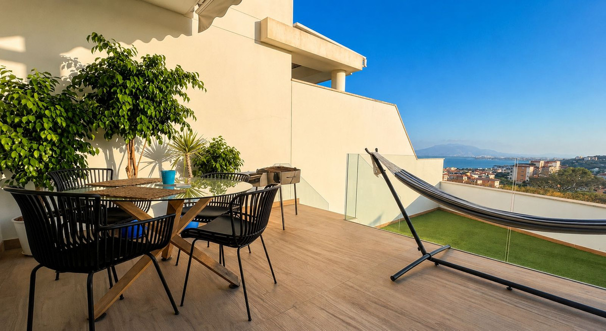 3 Bedroom Townhouse in Málaga - Photo 3