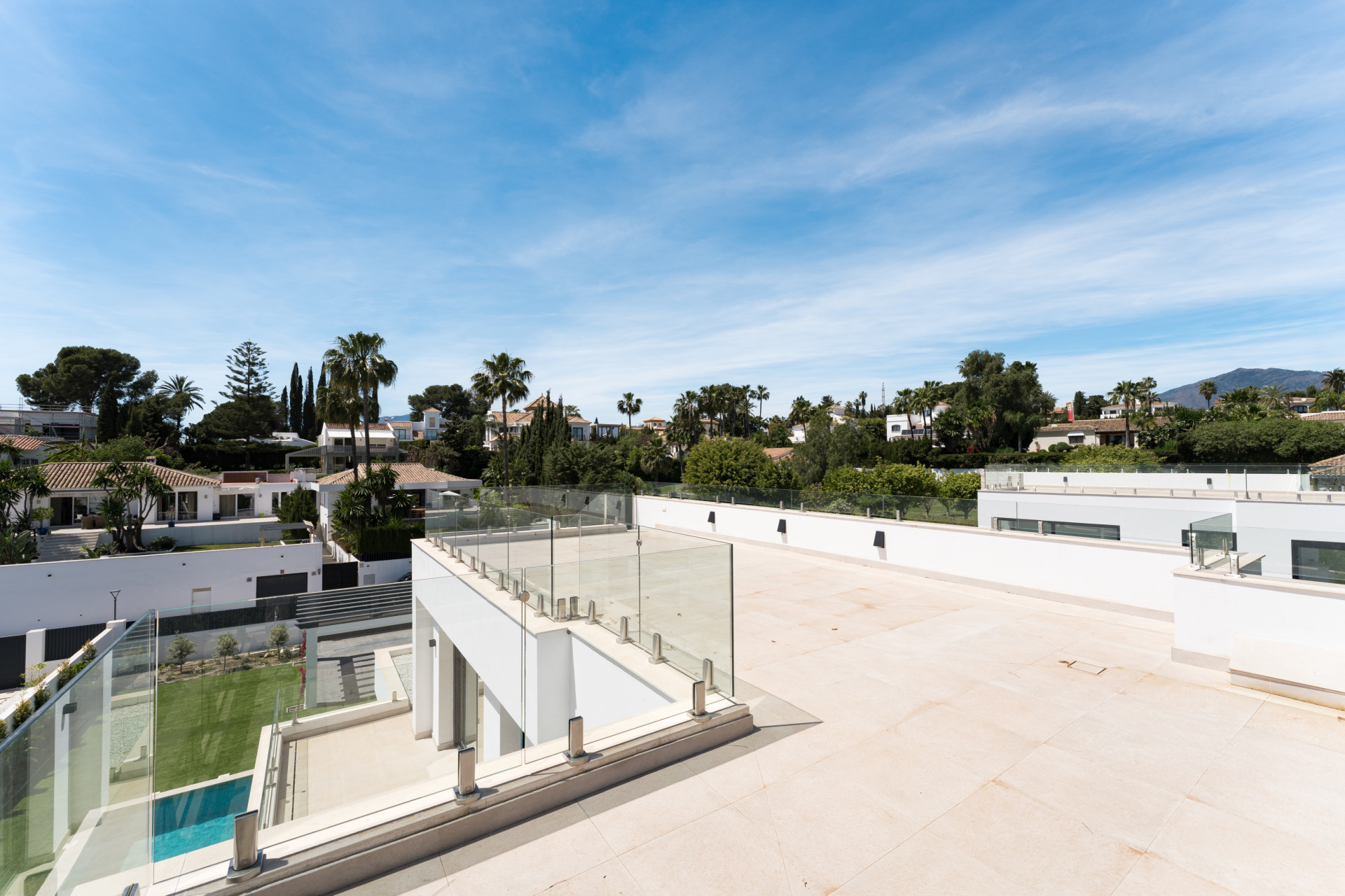 5 Bedroom Villa in Estepona - Photo 14