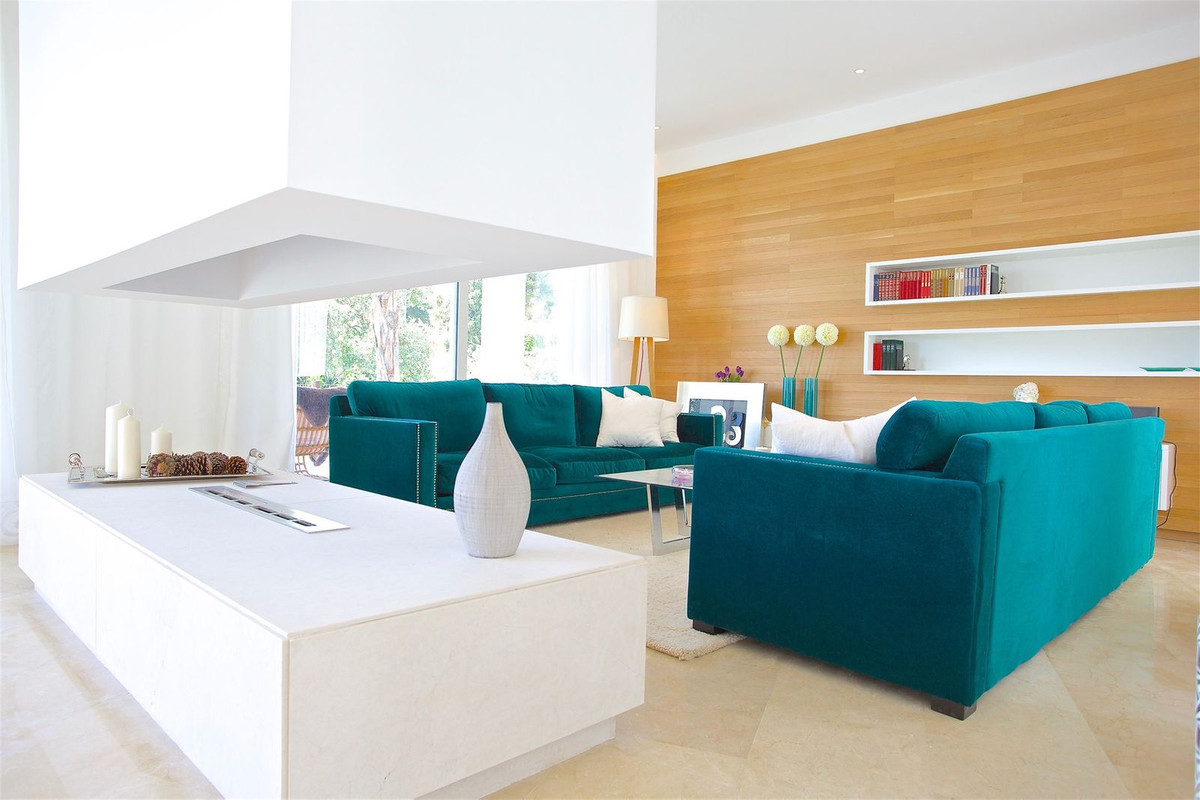 4 Bedroom Villa in Marbella - Photo 11